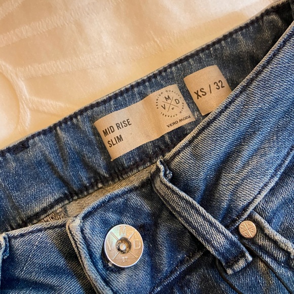 Vero Moda Mid Rise Slim Jeans - Picture 3 of 6